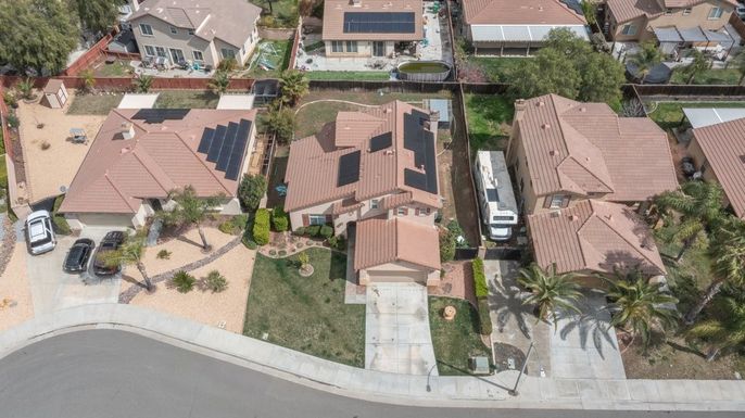 Exterior, Drone
