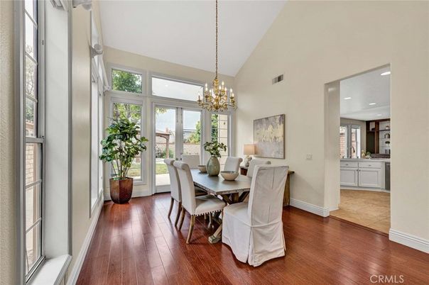 Chandelier, Dining room, Interior, Recessed Lighting, Wood Texture Flooring