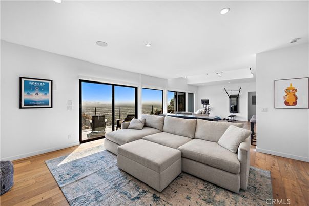 Fitness Equipment, Interior, Living room, Recessed Lighting, Water, Wood Texture Flooring