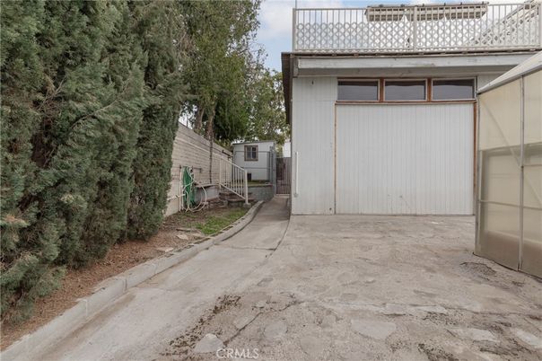 Detached Garage, Exterior