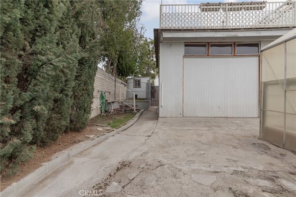 Detached Garage, Exterior