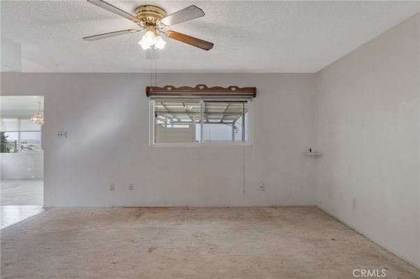 Empty room, Interior, Pendant Lights