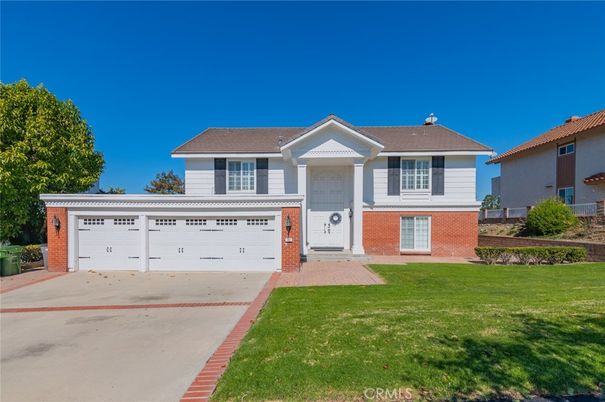 Attached, Exterior, Facade, Raised Ranch