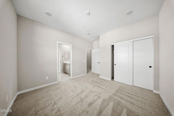 Bathroom, Empty room, Interior, Recessed Lighting