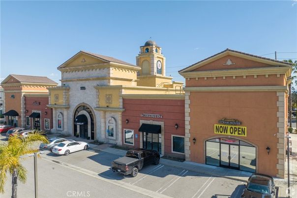 Exterior, Facade, None
