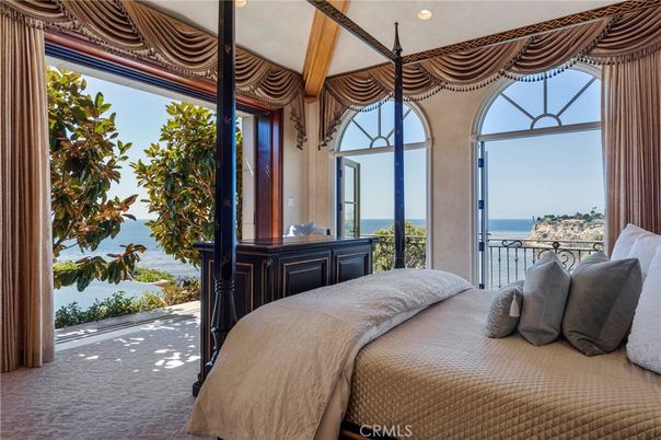 Bedroom, Interior, Water