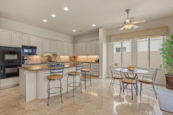 Dining room, Interior, Kitchen, Recessed Lighting