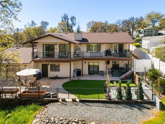 Backyard, Exterior, Facade, Farmhouse