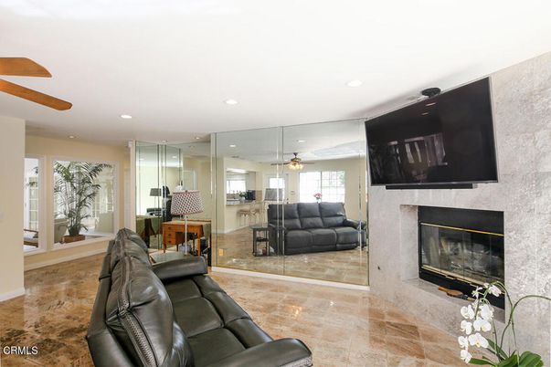 Fireplace, Interior, Living room, Recessed Lighting