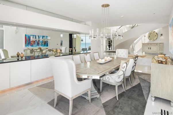 Dining room, Interior, Living room, Pendant Lights, Recessed Lighting, Water