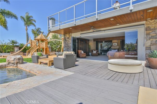 Exterior, Playground, Pool