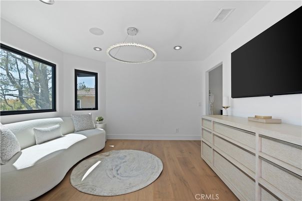 Interior, Living room, Pendant Lights, Recessed Lighting, Wood Texture Flooring