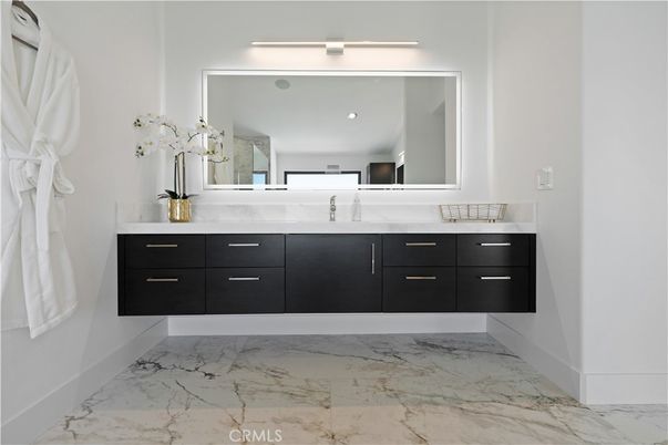 Bathroom, Dual Sink Vanities, Interior, Marble, Recessed Lighting