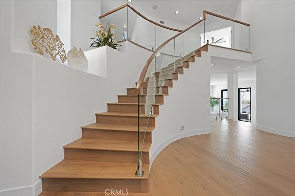 Interior, Recessed Lighting, Wood Texture Flooring