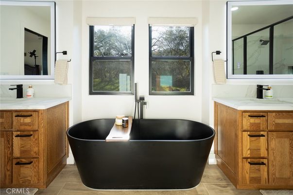 Bathroom, Free Standing Baths, Interior, Marble, Marble Walls