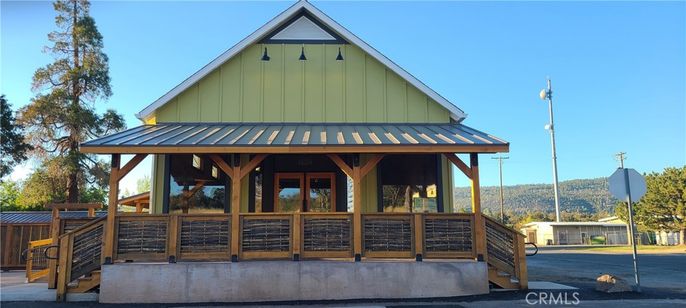 Exterior, Facade, None