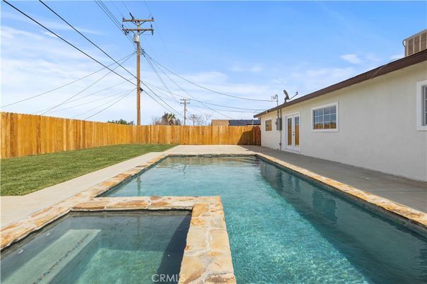 Exterior, Pool