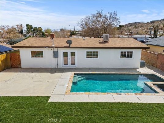 Exterior, Pool