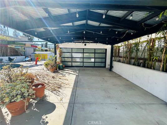 Detached Garage, Exterior