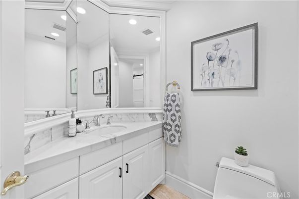 Bathroom, Interior, Recessed Lighting