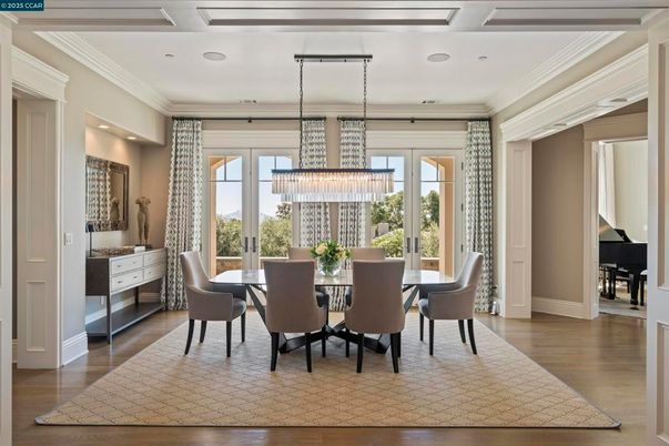 Chandelier, Dining room, Interior, Piano, Recessed Lighting, Wood Texture Flooring