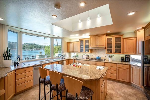 Interior, Kitchen, Recessed Lighting, Water