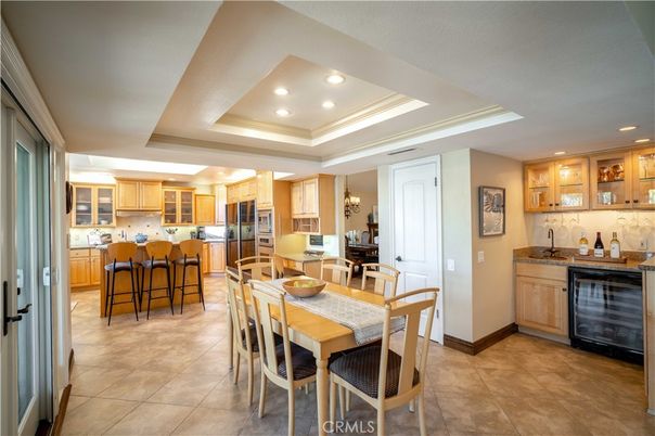 Dining room, Interior, Kitchen, Recessed Lighting, Stainless Steel Appliances
