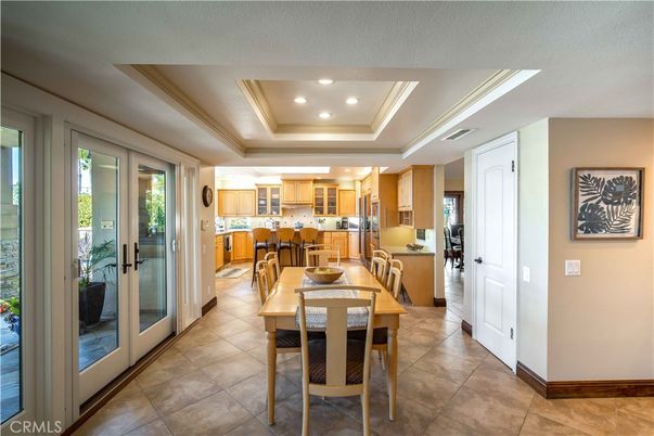 Dining room, Interior, Kitchen, Recessed Lighting, Stainless Steel Appliances