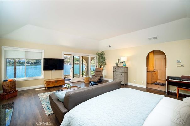 Bedroom, Interior, Water, Wood Texture Flooring