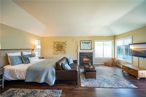 Bedroom, Fireplace, Interior, Living room, Wood Texture Flooring