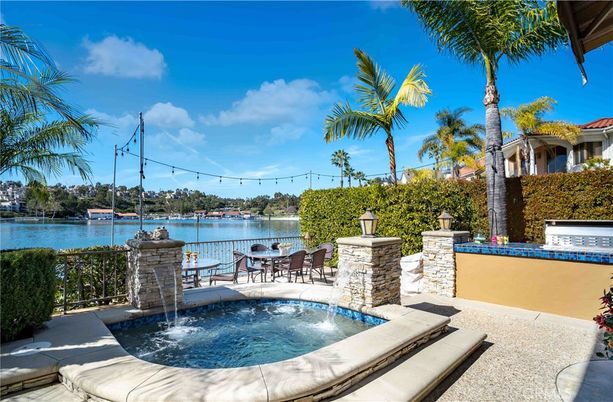 Exterior, Pool, Water