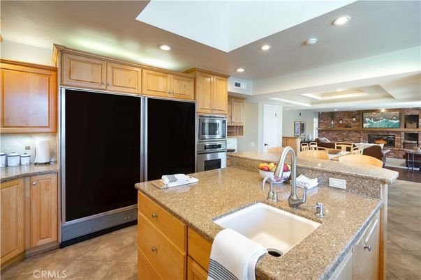 Dining room, Interior, Kitchen, Recessed Lighting, Stainless Steel Appliances
