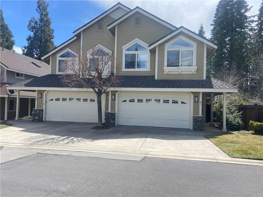 Attached, Exterior, Facade, American Craftsman