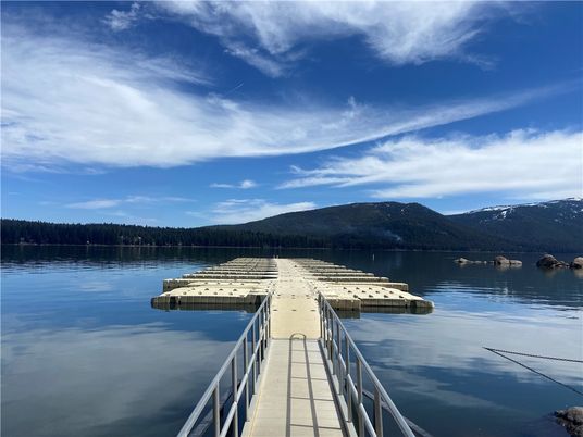 Exterior, Lake