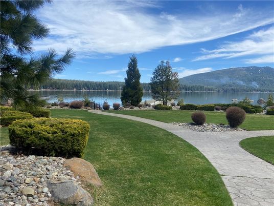 Exterior, Lake