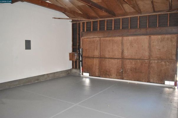 Garage, Interior, Wooden Beams, Wooden Ceilings
