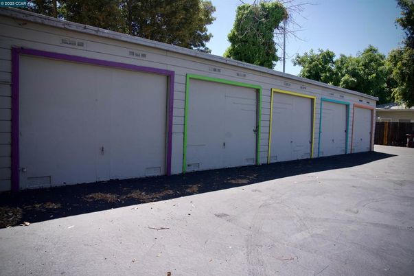 Detached Garage, Exterior