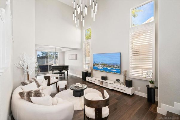 Interior, Living room, Pendant Lights, Piano, Wood Texture Flooring