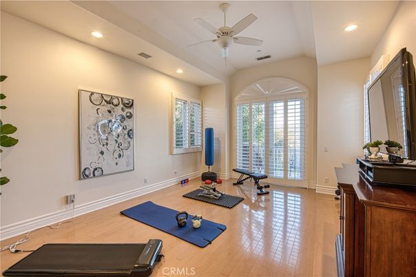 Fitness Equipment, Interior, Recessed Lighting, Wood Texture Flooring