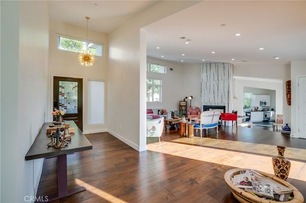 Interior, Pendant Lights, Recessed Lighting, Wood Texture Flooring