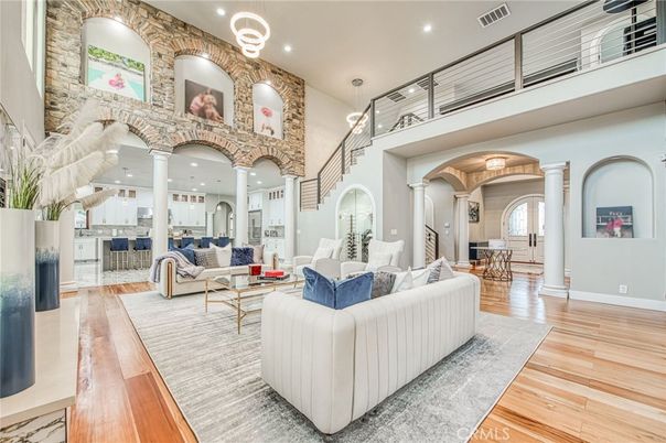 Dining room, Interior, Living room, Pendant Lights, Recessed Lighting, Wood Texture Flooring