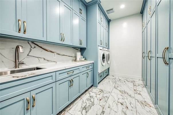 Interior, Marble, Marble Walls, Recessed Lighting, Washer
