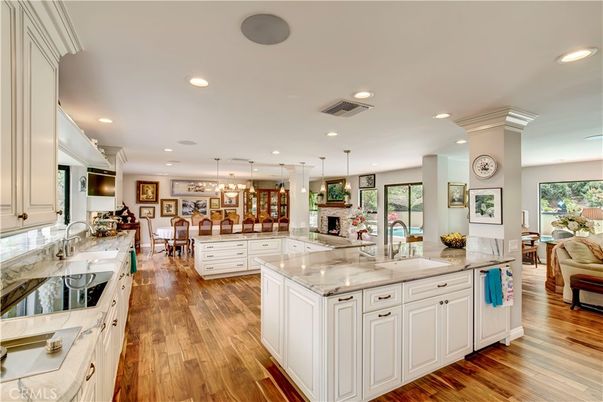 Dining room, Interior, Kitchen, Pendant Lights, Recessed Lighting, Wood Texture Flooring