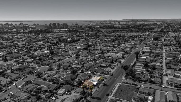 Exterior, Drone