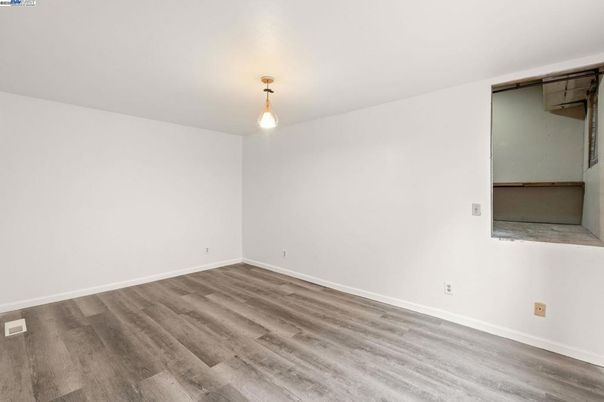 Empty room, Interior, Pendant Lights, Wood Texture Flooring