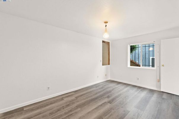 Empty room, Interior, Pendant Lights, Wood Texture Flooring