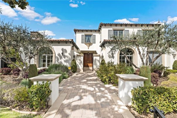 Exterior, Facade, Mediterranean