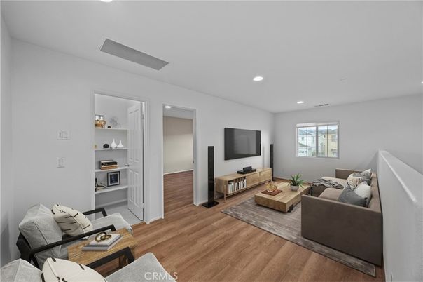 Interior, Living room, Recessed Lighting, Wood Texture Flooring