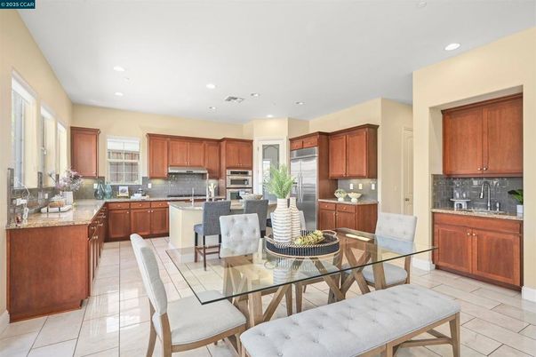Dining room, Interior, Kitchen, Recessed Lighting, Stainless Steel Appliances