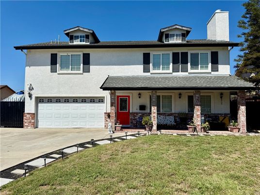 Attached, Exterior, Facade, American Foursquare